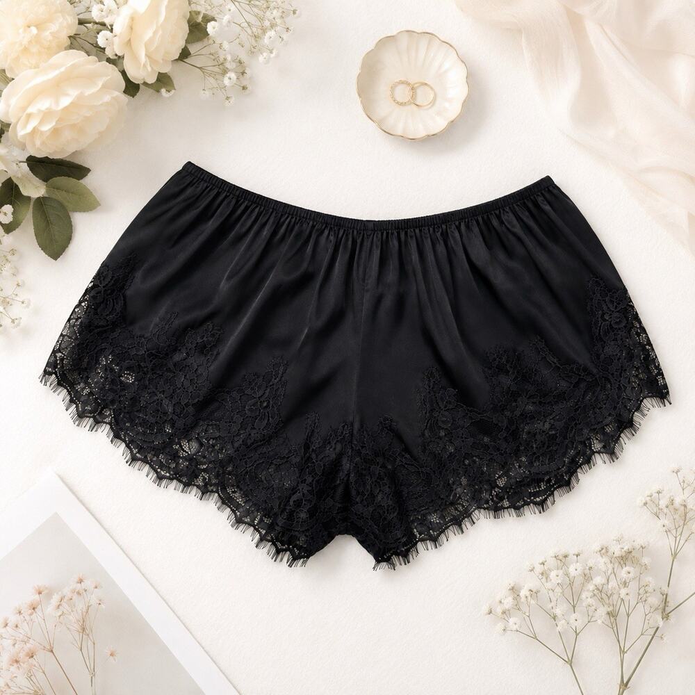 SKIMS Silk Lace Short – Onyx Black | Size S | NWT